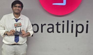 27 Tracks Between Us: A Story of Love, Memory, and the Echoes of Time By Author Vinaay